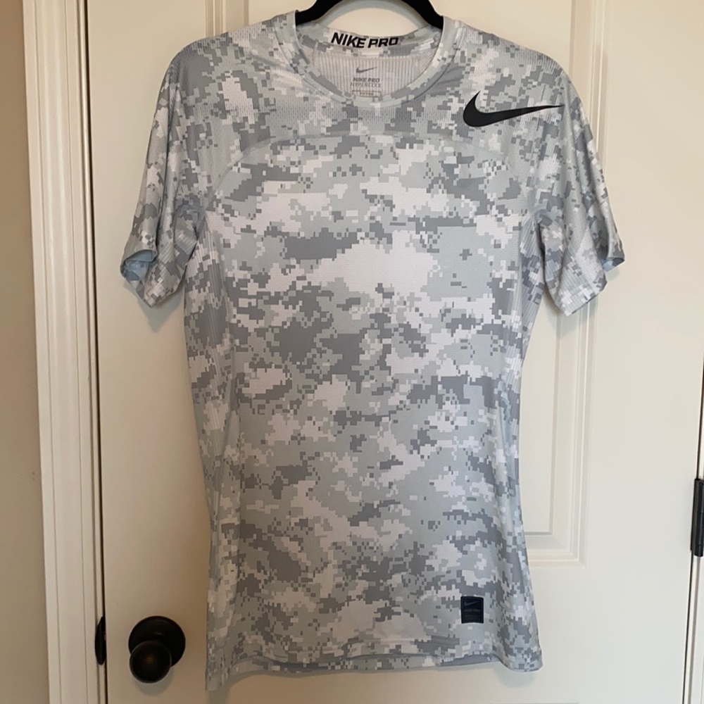 Nike Pro Hyper Cool Fitted Tee